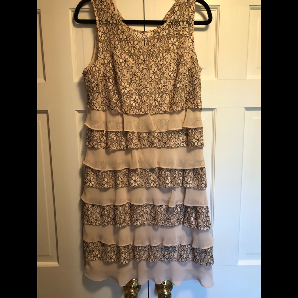Flattering layered Dress Sz12